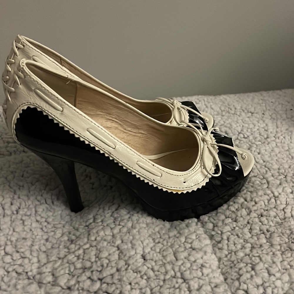 Michael Kors Shoes - Picture 3 of 6